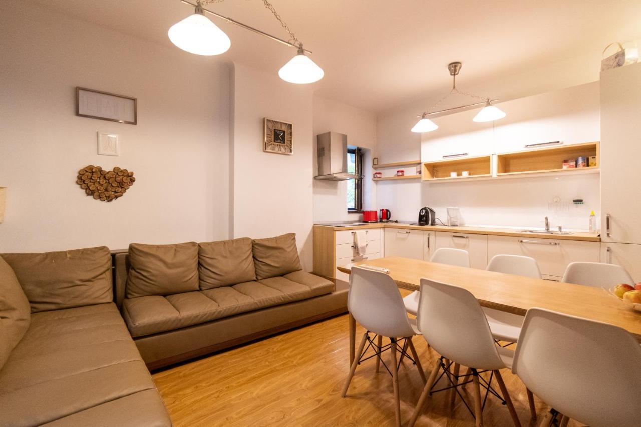 Ardor Apt - Bright And Secluded Apartment In The Heart Of Old Town Braşov Eksteriør billede